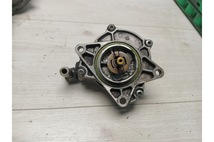 Насос вакуумний 2.5 tdi V6 Audi A4 B5 A6 C5 1997-2004 059145100B Насос вакуумний 2.5 tdi V6 Audi A4 B5 A6 C5 1997-2004 059145100B