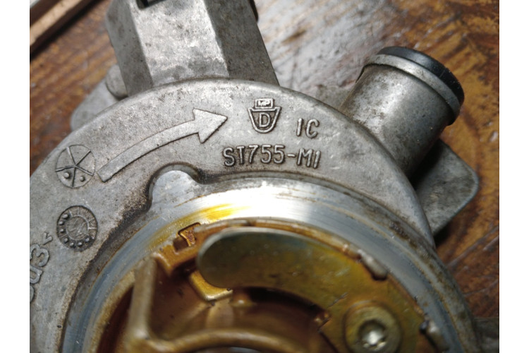 Насос вакуумный 1.6 EcoBoost Ford Focus III 2011-2019 BM5G2A451FB