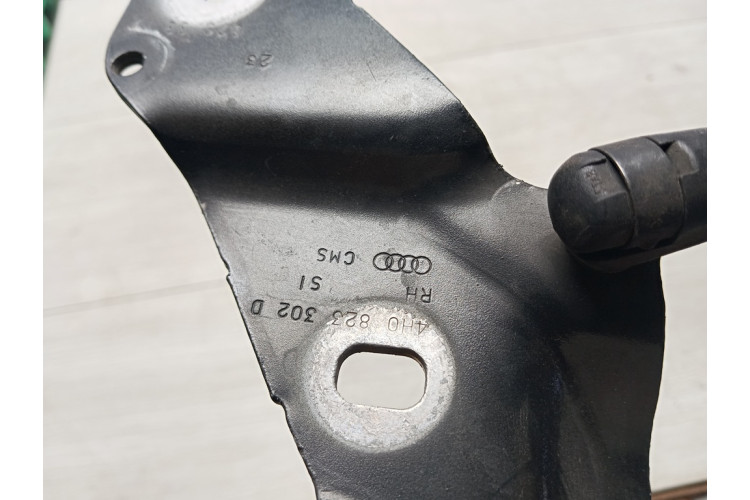 Петля капота права Audi A8 (D4) 2010-2017 4H0823302D