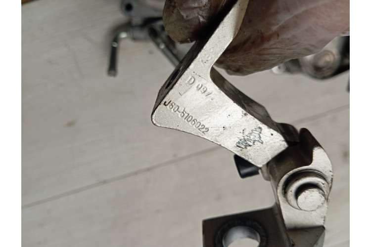 Петля двері права Chery Tiggo 8 2020-2024 J606106023