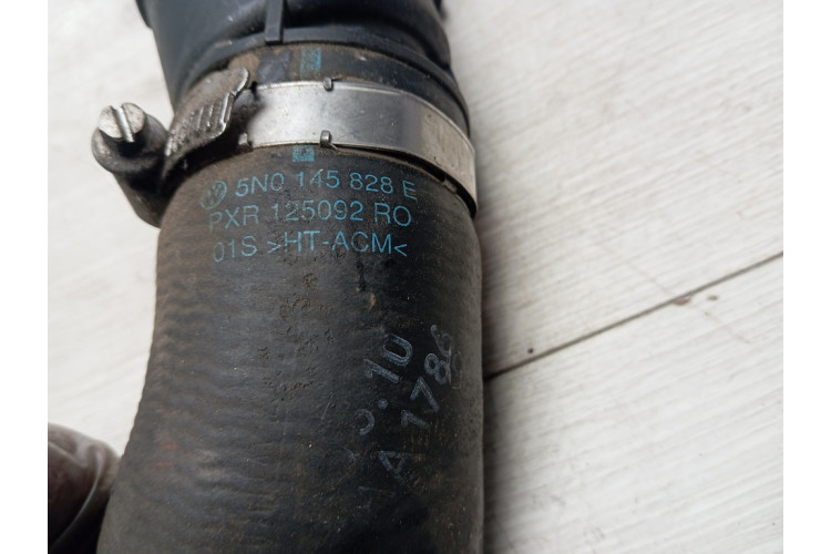 Патрубок турбины в сборе VW Tiguan 2.0tdi 16v 2007-2011 03L131111G