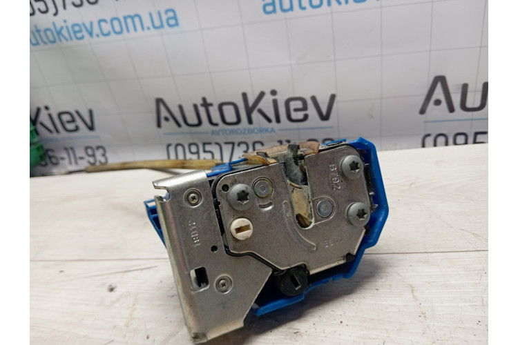 Замок задней правой двери Fiat 500L 51930023