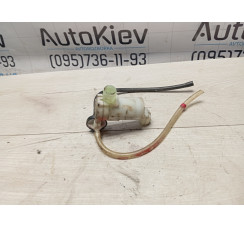 Насос омивача Nissan Leaf 2010-2017