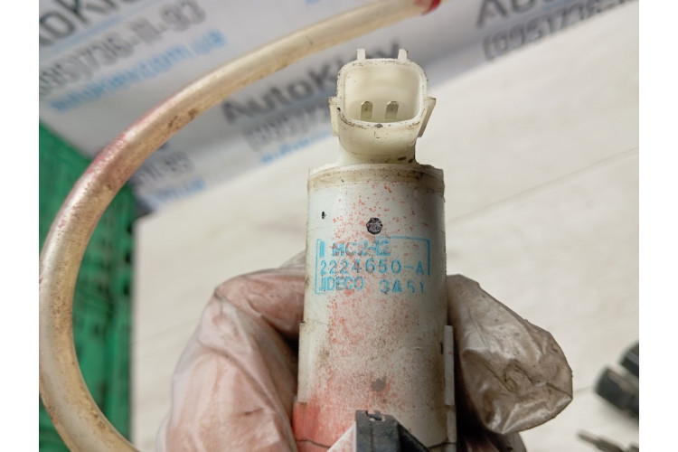 Насос омывателя Nissan Leaf 2010-2017 2224650A