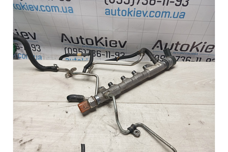 Топливная рампа в сборе VW Passat B7 2011-2015 R03L125C Топливная рампа в сборе VW Passat B7 2011-2015 R03L125C