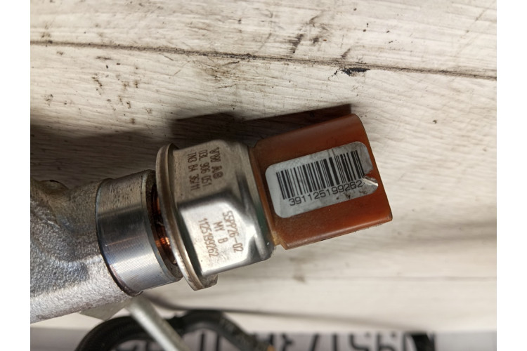 Топливная рампа в сборе VW Passat B7 2011-2015 R03L125C Топливная рампа в сборе VW Passat B7 2011-2015 R03L125C