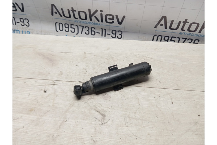 Форсунка омывателя фары левой Audi A8 4H 2010-2017 4H0955101B