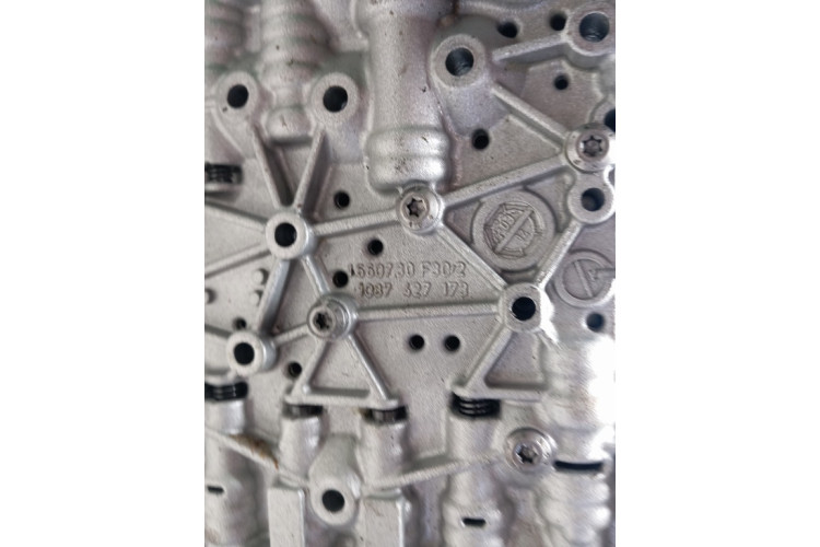 Плита гидроблока коробки BMW 5-serie F10 2,0 xdrive mechatronik + 2009-2016 1087427173