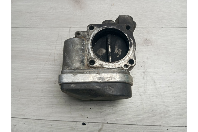 Дросельна заслінка Volkswagen Passat B6 2.0fsi 2005-2010 06F133062 Дросельна заслінка Volkswagen Passat B6 2.0fsi 2005-2010 06F133062