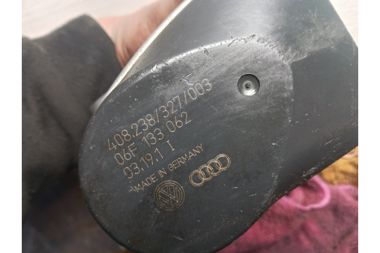 Дросельна заслінка Volkswagen Passat B6 2.0fsi 2005-2010 06F133062 Дросельна заслінка Volkswagen Passat B6 2.0fsi 2005-2010 06F133062