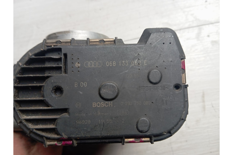 Дросельна заслінка в зборі Audi A6 C5 1.8i 1997-2004 06B133062E Дросельна заслінка в зборі Audi A6 C5 1.8i 1997-2004 06B133062E