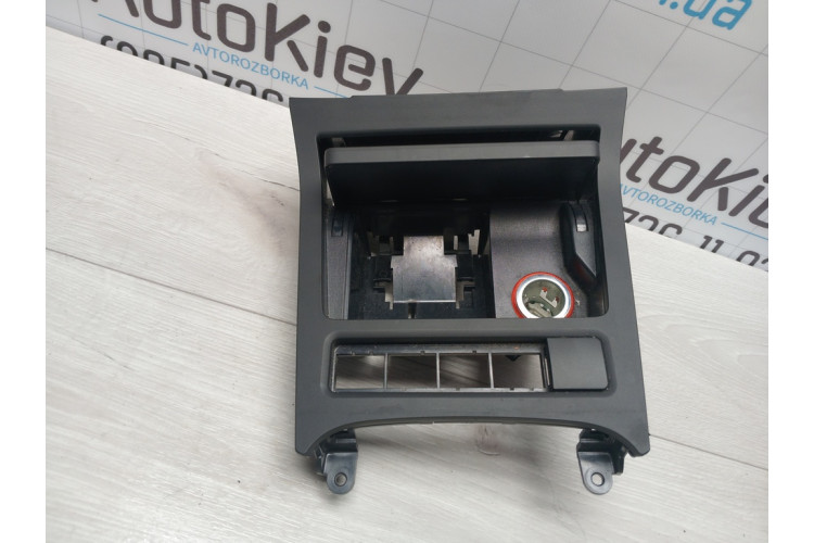 Пепельница центральной консоли Volkswagen Golf VI 2.0tfsi 2009-2013 5K0857961