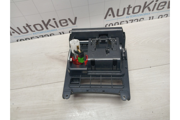 Пепельница центральной консоли Volkswagen Golf VI 2.0tfsi 2009-2013 5K0857961