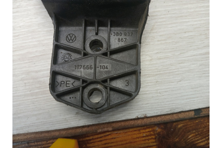 Замок двери задней левой VW Golf IV 1997-2005 3B4839015M