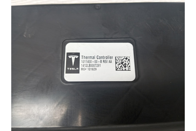 Блок управления климат-контролем Tesla Model S 2012-2016 101140000B Блок управления климат-контролем Tesla Model S 2012-2016 101140000B