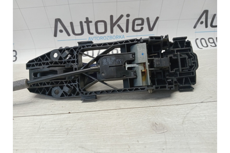 Ручка дверей передня/задня ліва VW Golf VII 2012-2020 5G0837205N