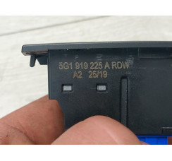 Кнопка аварійки VW Golf VII 2012-2020 