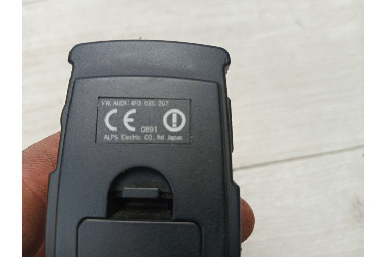 Пульт TUNERA TV DVB-T Audi A6 C6 2004-2011 4F0035207