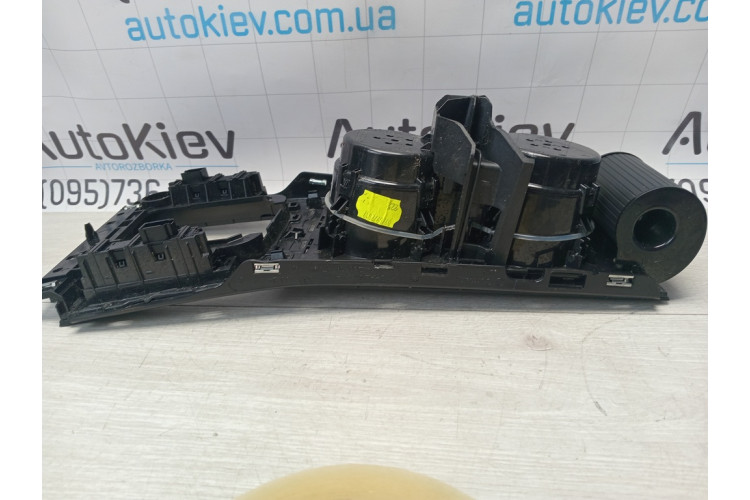 Консоль центральная кулисы VW Golf VII 2012-2020 5G1863245F