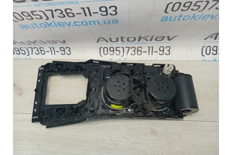 Консоль центральная кулисы VW Golf VII 2012-2020 5G1863245F