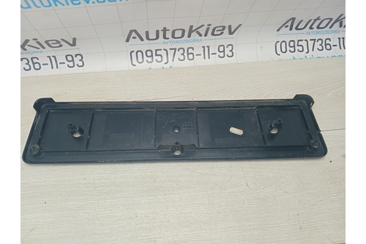 Кронштейн номерного знака Audi A8 4H 2010-2017 4H0807285