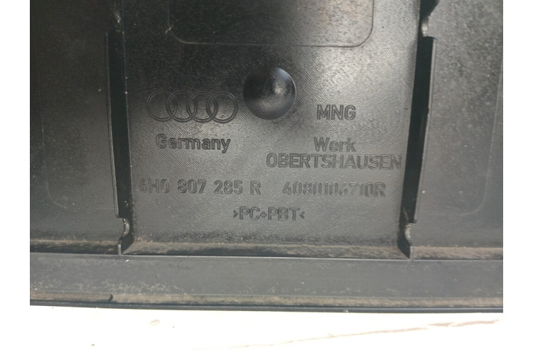 Кронштейн номерного знака Audi A8 4H 2010-2017 4H0807285