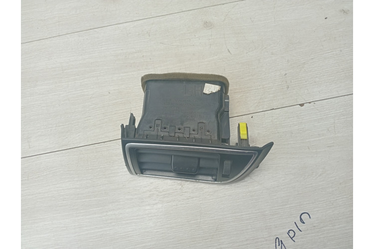 Дефлектор воздуха левый Toyota Camry V55 2011-2018 5565006170