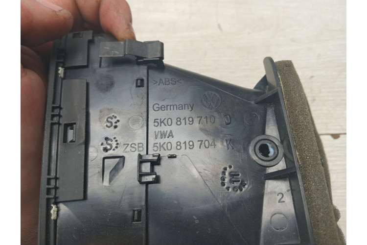 Дефлектор торпеды правый VW Golf VI 2009-2013 5K0819710D