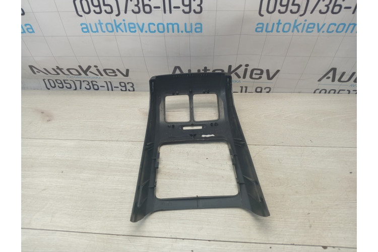 Накладка центральной консоли задняя VW Golf VI 2009-2013 1K0863289C