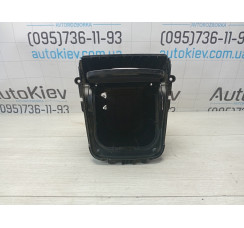 Центральна консоль підлокітник Mercedes Benz W117 CLA 2013-2019