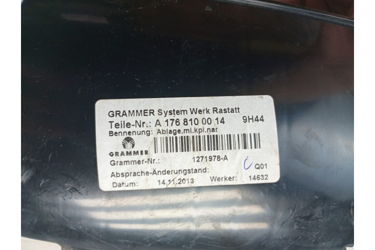 Центральная консоль подлокотник Mercedes Benz W117 CLA 2013-2019 A1768100014