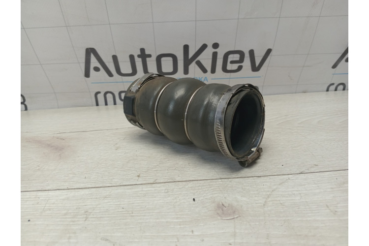 Патрубок інтеркулера Citroen C-Elysee 1.6 hdi 2016-2024 9685598580 Патрубок інтеркулера Citroen C-Elysee 1.6 hdi 2016-2024 9685598580