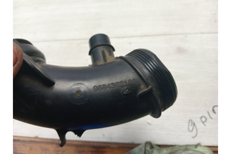 Патрубок воздушного фильтра Citroen C-Elysee 1.6hdi 2016-2024 9684362180
