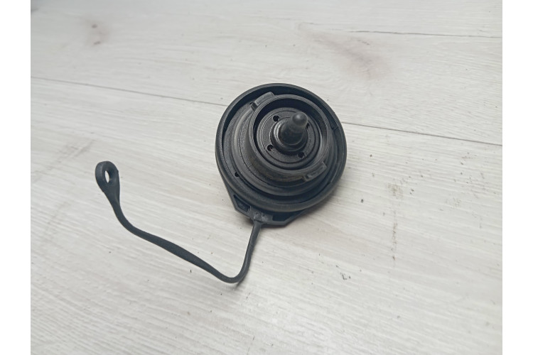 Пробка заливної горловини палива VW Passat B7 2011-2015 3C0201553J