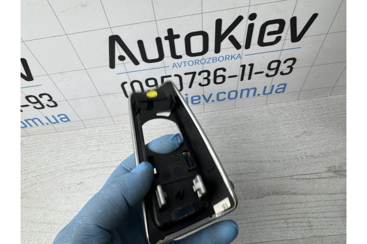 Решетка динамика серая/черная Audi A8 [4H] 2010-2017 4H0868143