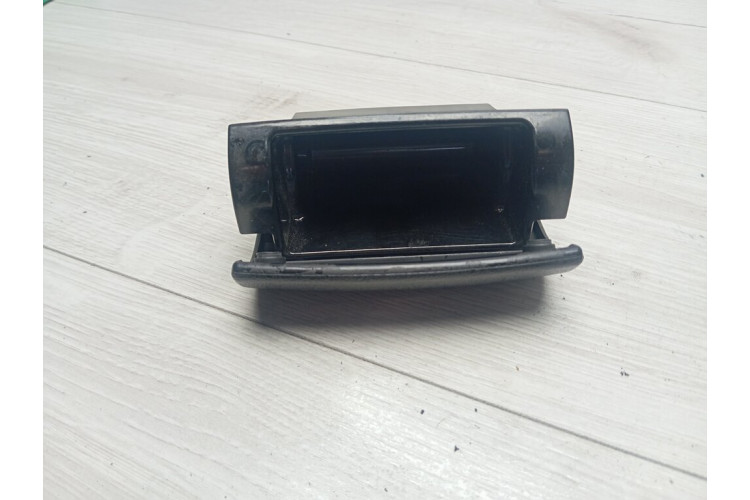 Пепельница задняя задняя Audi A3 8P1 2003-2013 8P0857961
