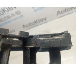 Кронштейн кріплення заднього ліхтаря лівий VW Golf VII 2012-2020