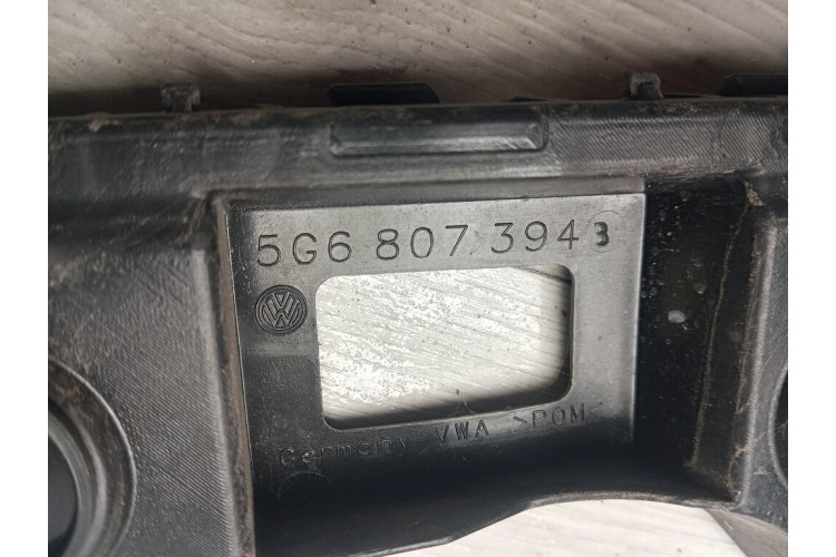 Кронштейн кріплення заднього бампера правий VW Golf VII 2012-2020 5G6807394 Кронштейн кріплення заднього бампера правий VW Golf VII 2012-2020 5G6807394