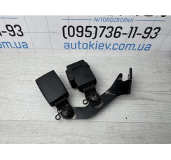 Засувка ременів зад Audi A8 D4