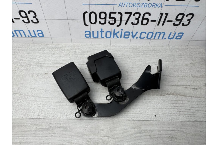 Засувка ременів зад Audi A8 D4 4h0857740