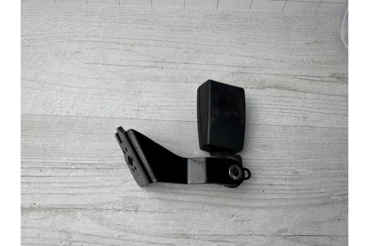 Засувка ременя зад Audi A8 D4 2010-2017 4H0857739