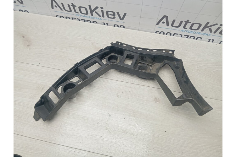 Кронштейн крепление бампера правый задний VW Golf VI 2009-2013 5K6807394
