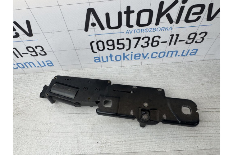 Доводчик замка крышки багажника audi a8 d4 10-17 4H0827383A