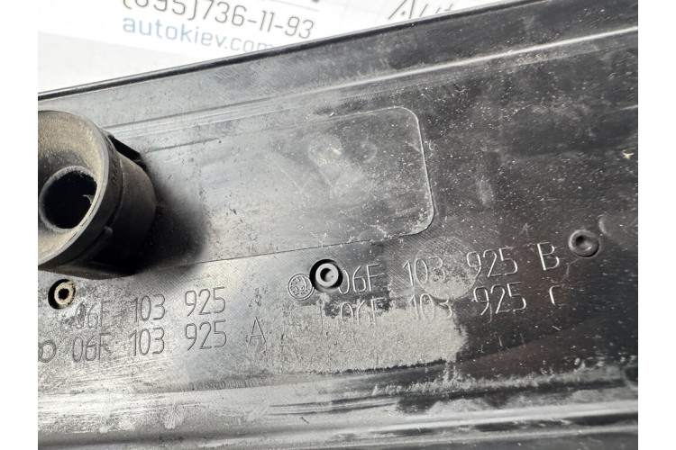 Декоративная крышка двигателя Audi A3 8P 06f103925