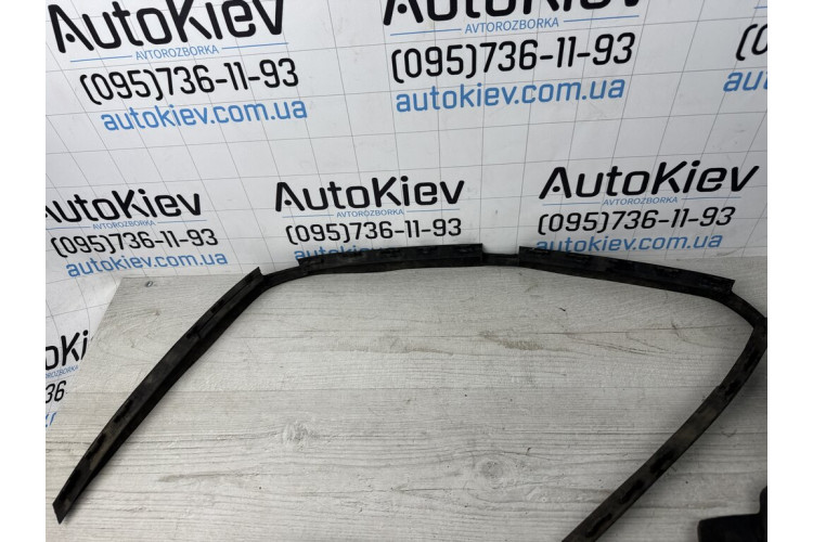 Спойлер переднього бампера Audi A8 D4 2010-2017 4H0807110