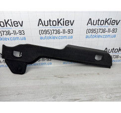 Накладка багажника права Audi A8 D4 