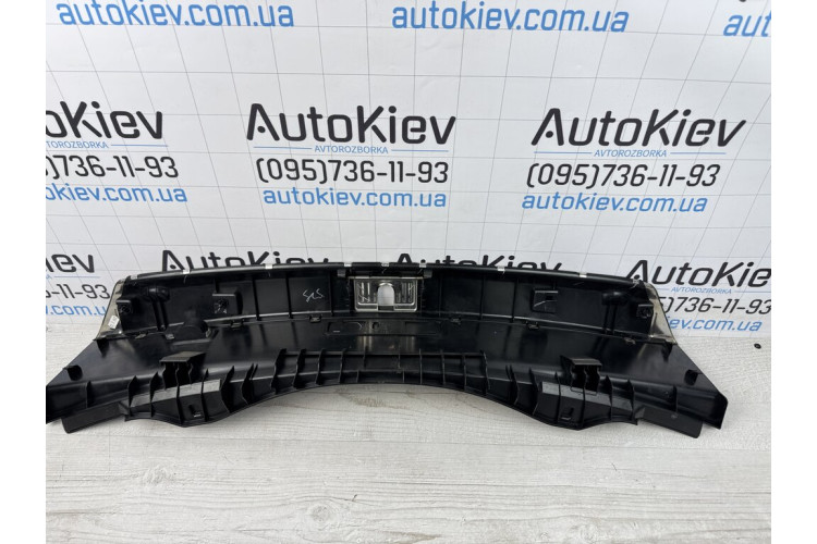 Накладка багажника хром Audi A8 D4 2010-2017 4H0863471