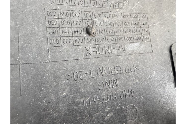 Бампер задній Audi A8 D4 2010-2017 W12 дефект (є ідеальний) 4h0807511