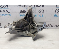 Кронштейн подушки двигуна правий VW Golf VII 2012-2020 1.4Tsi