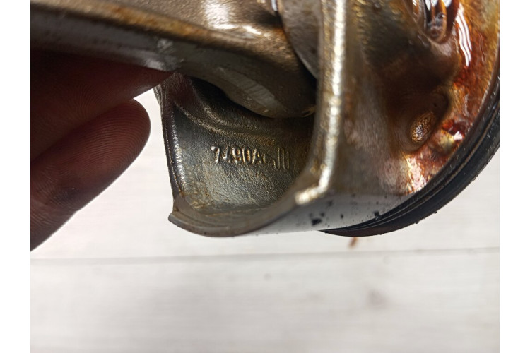 Поршень (+шатун) Volkswagen Golf 1.4 TSI 2012-2020 04EBD